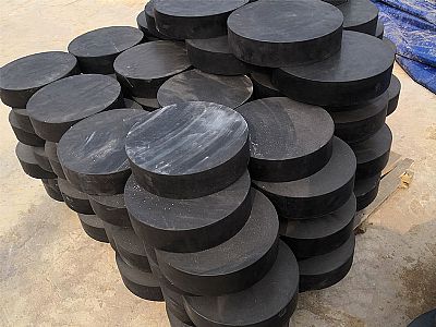 宿州板式橡胶支座由若干层橡胶片与薄钢板经加压硫化